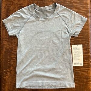 Lululemon Swiftly Tech Short Sleeve - Size 4